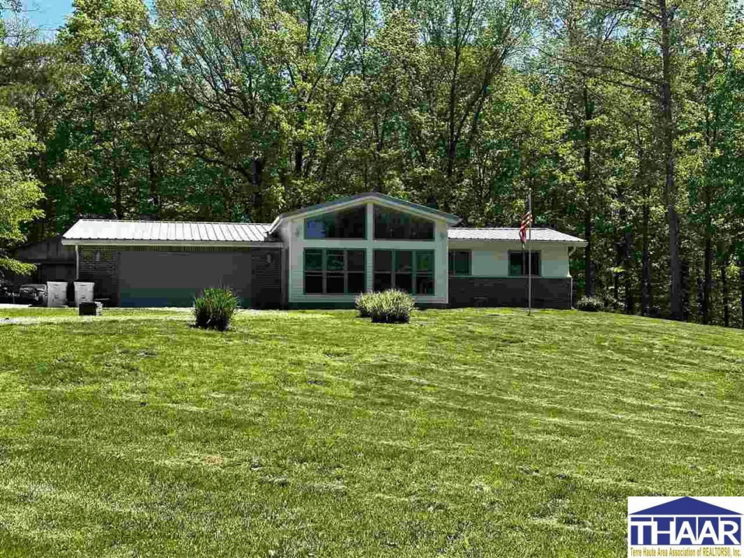 5248 S ROBINSON PL, WEST TERRE HAUTE, IN 47885, photo 1 of 24